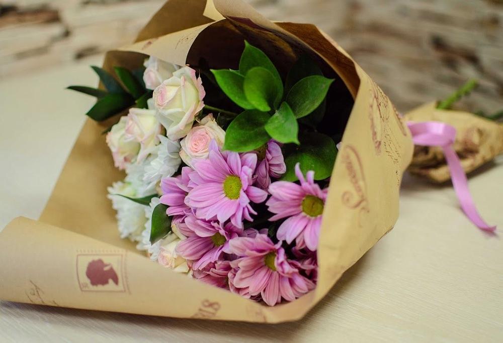 Букет улыбка в Толбазы Букет цветов из: Розы и Хризантемы в Толбазы