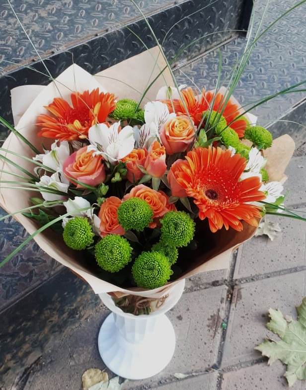 Букет огненно-рыжий в Толбазы Букет цветов из: Герберы, Хризантемы, Альстромерии и Розы в Толбазы