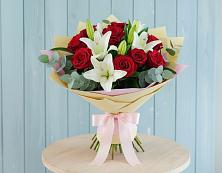Букет Элегантная гармония в Толбазы Букет цветов из:  Лилии и Розы в Толбазы