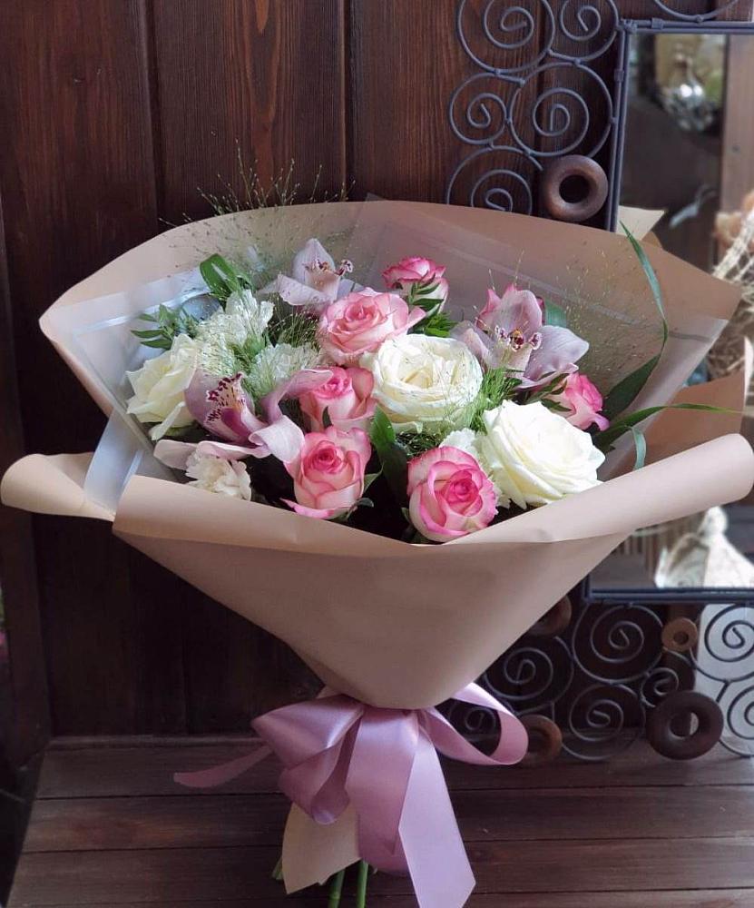 Букет цветов из: Гвоздики, Орхидеи, Розы и Хризантемы в Толбазы