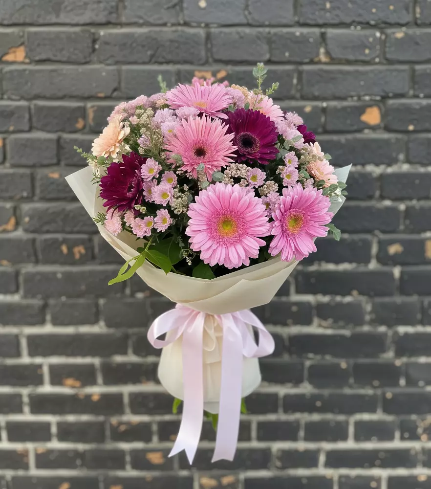 Букет яркие краски в Толбазы Букет цветов из: Герберы и Хризантемы в Толбазы
