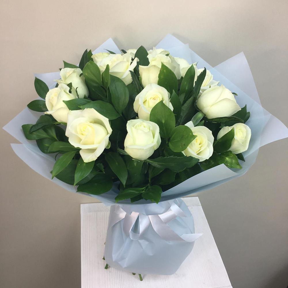 15 Белых роз Проуд в Толбазы Букет 15 Белых роз Проуд в Толбазы