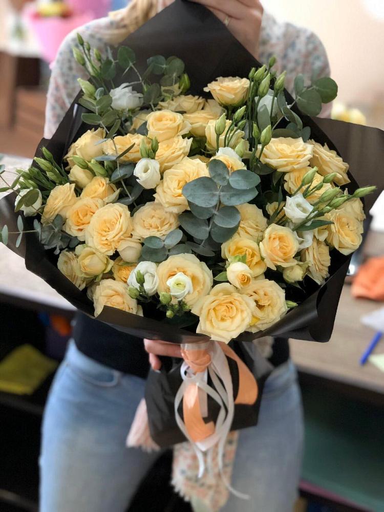 Букет цветов из: Розы и Лизиантусы в Толбазы