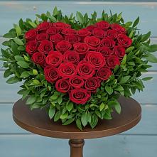 Композиция Сердце в любви в Толбазы Цветочная композиция из Розы в виде сердца в Толбазы