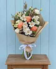 Букет цветов из:  Альстромерии, Лизиантусы, Розы и Хризантемы в Толбазы