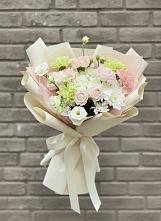 Букет Трепет мечты в Толбазы Букет цветов из:  Гвоздики, Розы, Лизиантусы и Хризантемы в Толбазы