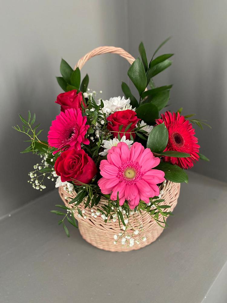 Цветочная композиция из Розы, Хризантемы и Герберы в корзине в Толбазы